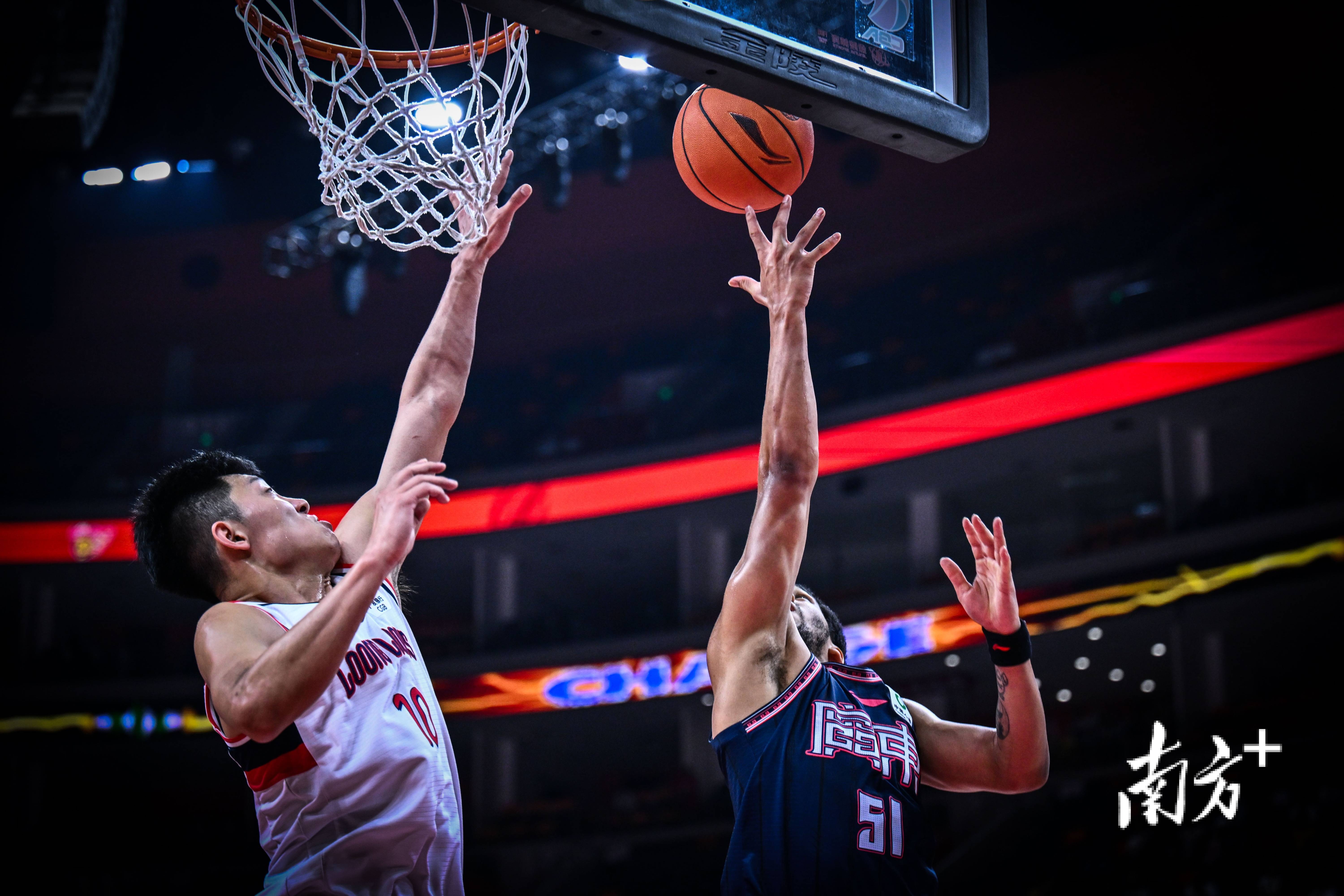 APP官方下载-包含强队势不可挡，疯狂进攻惊艳观众的词条