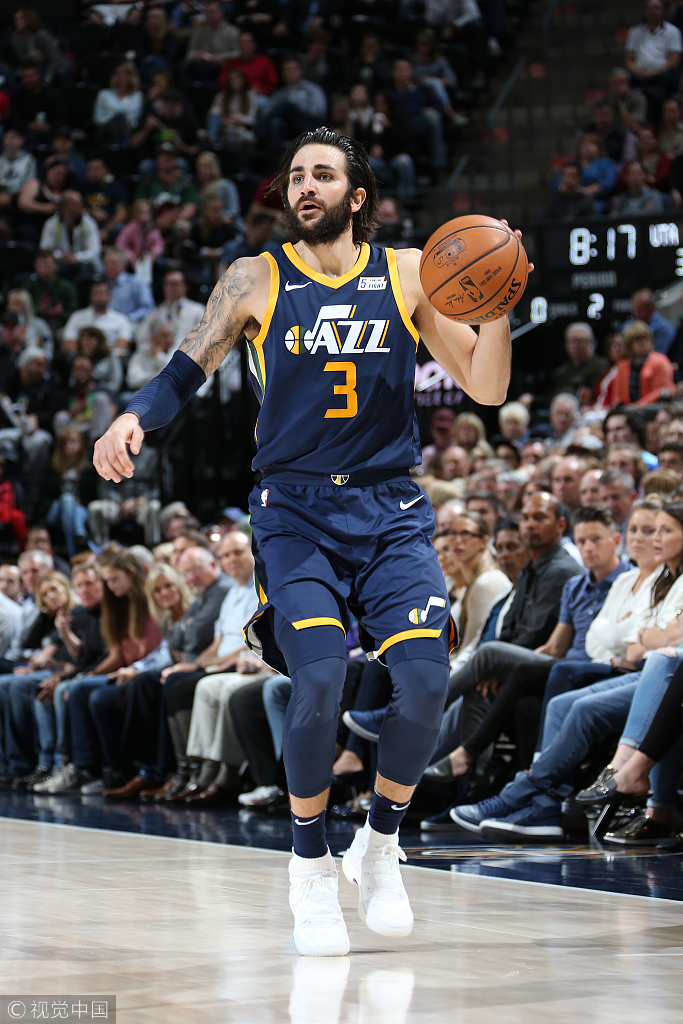 C7娱乐中国-小牛队逆袭爵士队，登顶西部榜首(小牛队逆袭爵士队,登顶西部榜首是谁)