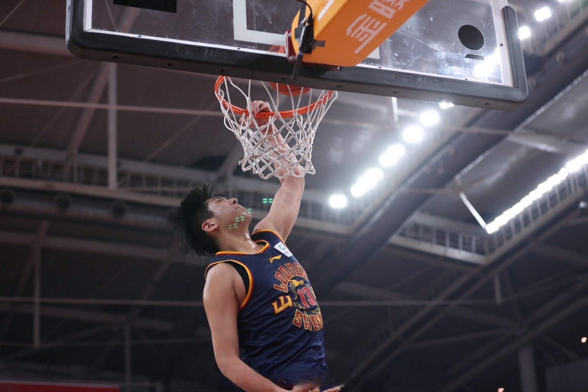 河南男篮防守坚不可摧，稳住局势迎接挑战的简单介绍