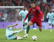 苹果手机-包含球队备战士气高昂，欧洲赛事胜利在望的词条